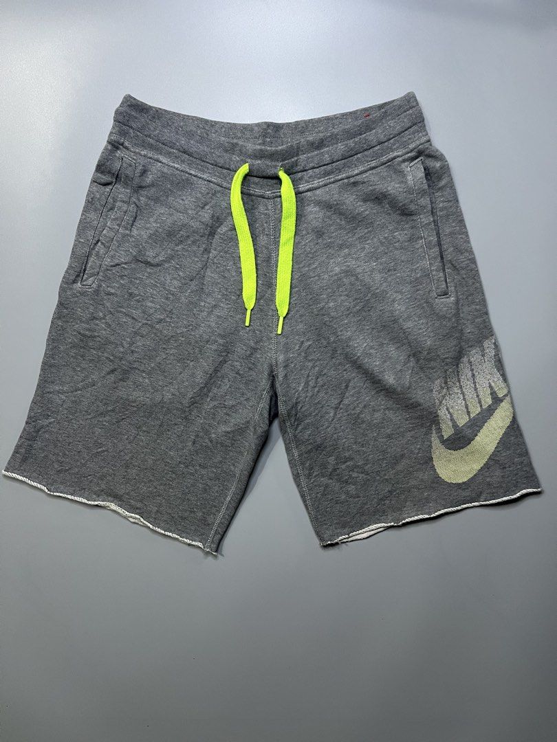 NIKE ALUMNI SHORTS (Category: Shorts) located in Bacolod City. Submitted by bcdapparelshop (Listing ID 1469674625, Image 1). Description: NIKE ALUMNI SHORT CRISPY CONDI NO ISSUES 30-32w x 20L MEDIUM ON TAG 📍PONTEVEDRA NEGROS OCCIDENTAL.