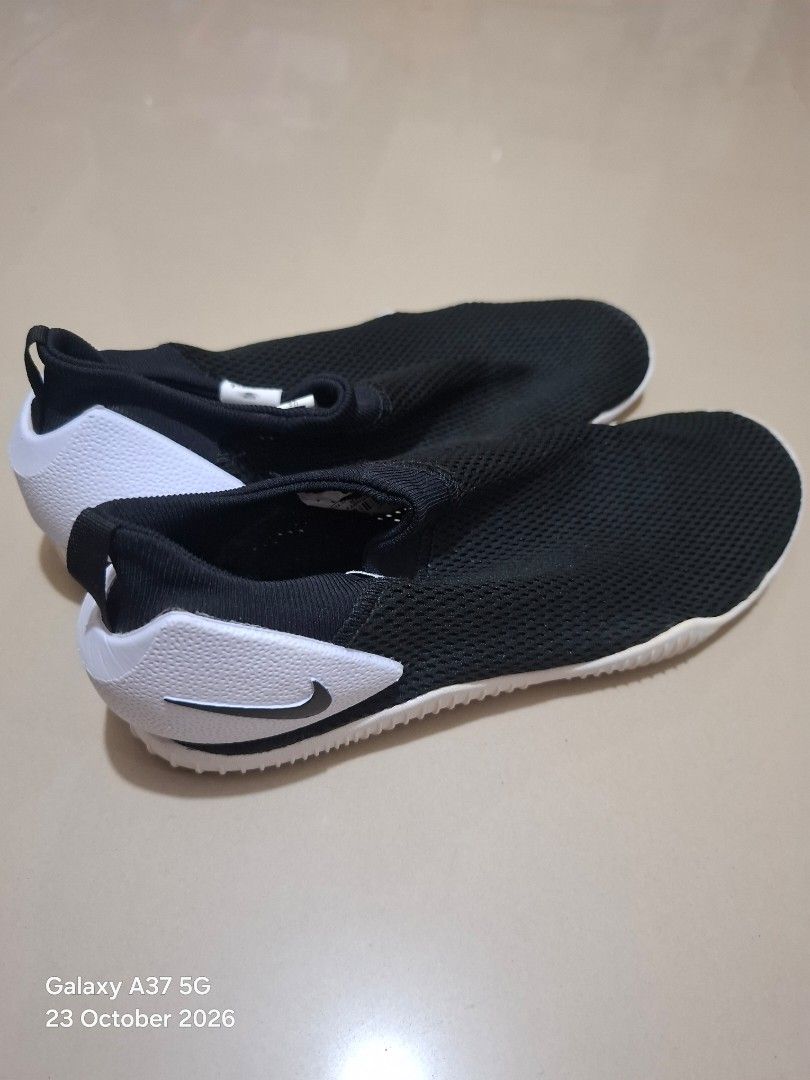 Nike Aqua Sock 360 Water Shoes (Category: Shoe inserts) located in Manila. Submitted by thriftfinds_tagum (Listing ID 1469729133, Image 2). Description: Nike Aqua Sock 360 Water Shoes Excellent condition, dead stock US6 - UK5.5 - EUR38.5 - 24CM ✅️Lightweight ✅️Stretchy mesh is breathable and allows water to exit the shoe and dry quickly. ✅️Slip-on construction. ✅️Rear pull tab. ✅️Plush foam insole provides comfortable cushioning. ✅️Toe bumper and