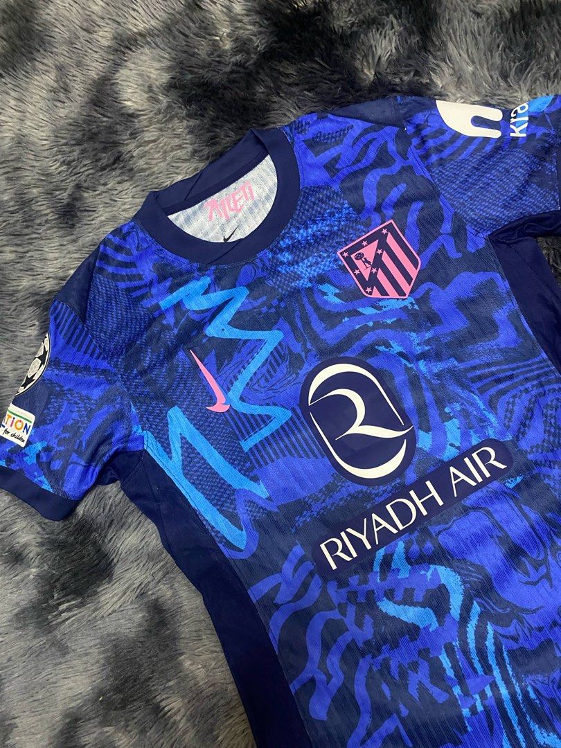 Nike Atlético Madrid 2024/25 Third Jersey (Category: Tshirts & Polo Shirts ) located in Bacolod City. Submitted by reymart.esogon (Listing ID 1469711327, Image 1). Description: Small on tag Excellent condition No issue No crackprint Authentic.