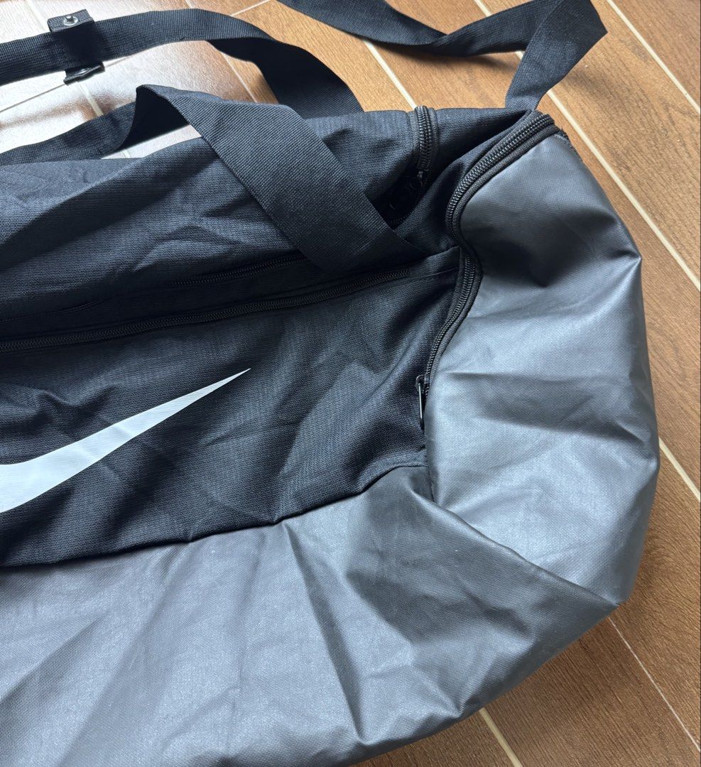 Nike Brasilia Training Duffle Bag 41Liters (Category: Sling Bags) located in Davao. Submitted by cmbs141022 (Listing ID 1469708848, Image 3). Description: Nikr Brasilia Training Duffle Bag 41Liters Authentic Condition: 9.5/10 excellent 1, 200only.