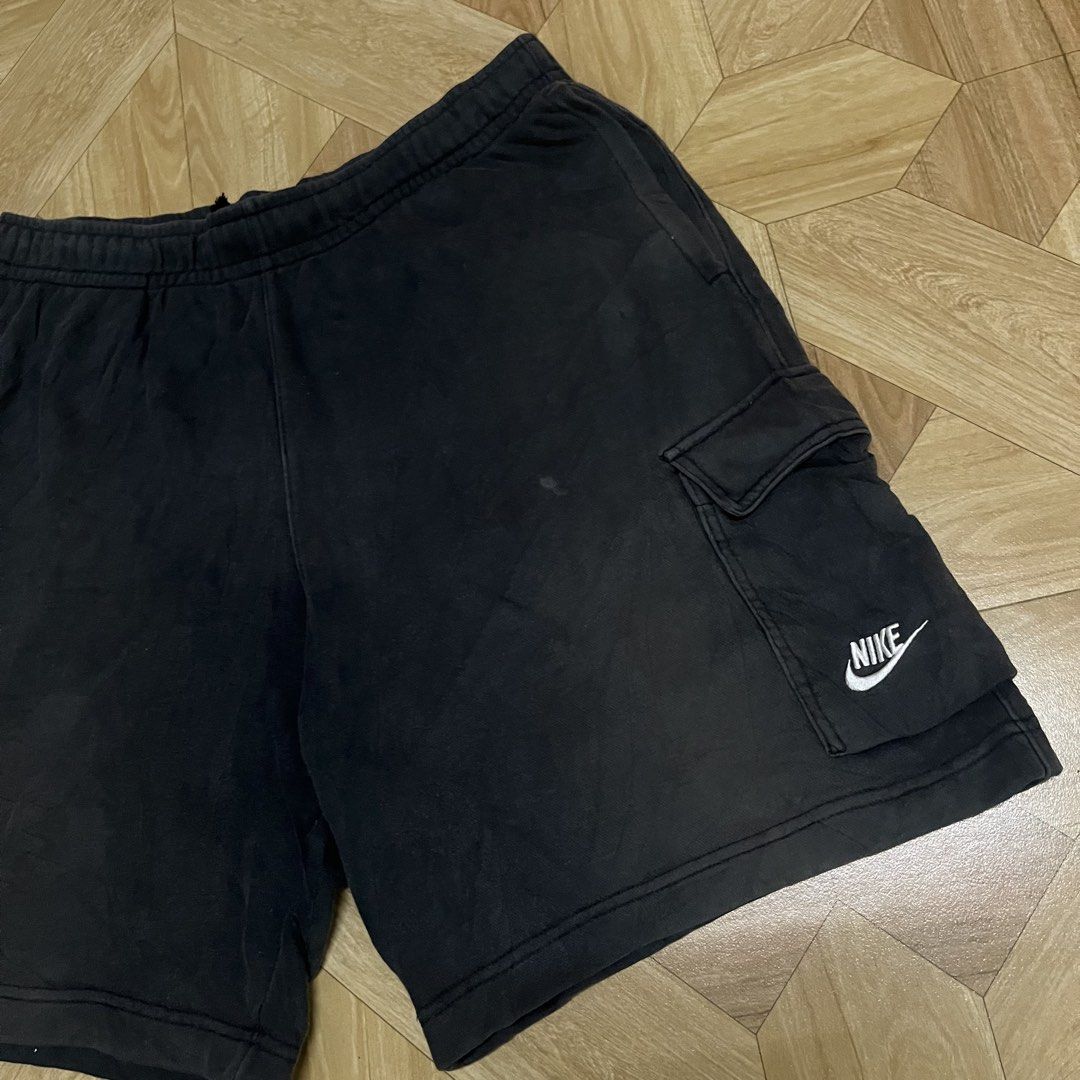 Nike Cargo Cotton Short (Category: Shorts) located in Cavite. Submitted by sacmaestro444 (Listing ID 1469691733, Image 2). Description: xL on tag good condition 7/10 colorate overall good condition goods for psg.