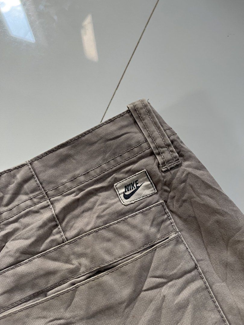 nike cargo short (Category: Shorts) located in San Simon. Submitted by wegintal (Listing ID 1469612392, Image 3). Description: nike cargo short waist:34-36 length: 22.5 hem: 11.7 needs wash missing button sa right side ₱500 shipped.
