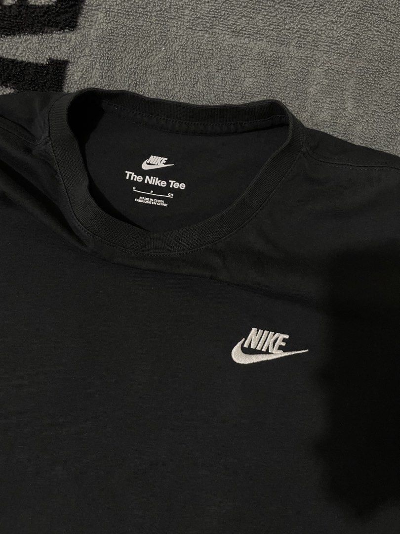 Nike Club Tee (Category: Tshirts & Polo Shirts ) located in Manila. Submitted by yzeets (Listing ID 1469655444, Image 2). Description: Nike Club Tee Size Small ₱ 495.