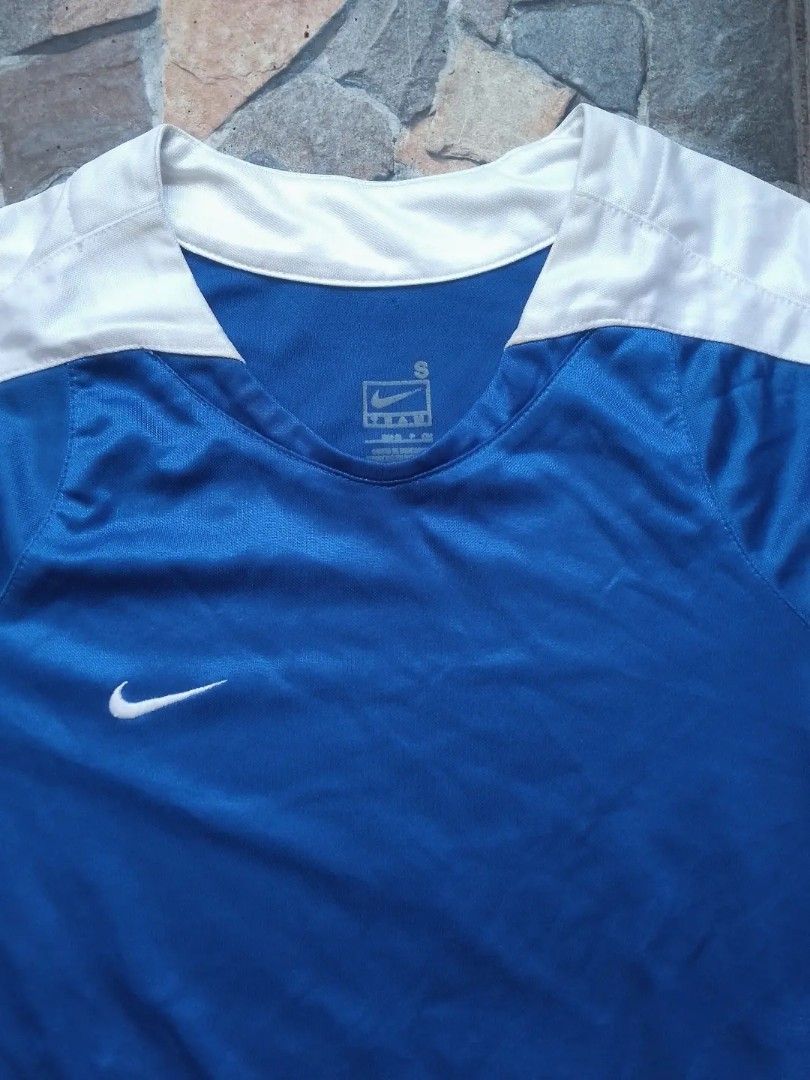 Nike Drifit (Category: Activewear) located in Quezon City. Submitted by mg.thriftshop (Listing ID 1469670922, Image 2). Description: S-M.