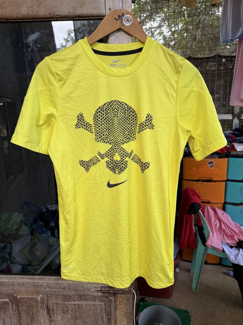 NIKE Dri-FIT hypervenom shirt (Category: Activewear) located in Manolo Fortich. Submitted by thriftacktoe34 (Listing ID 1469650628, Image 1). Description: Excellent condition Color rate 9.5/10 Size Medium Dimes W18 x L28 FREE shipping fee.