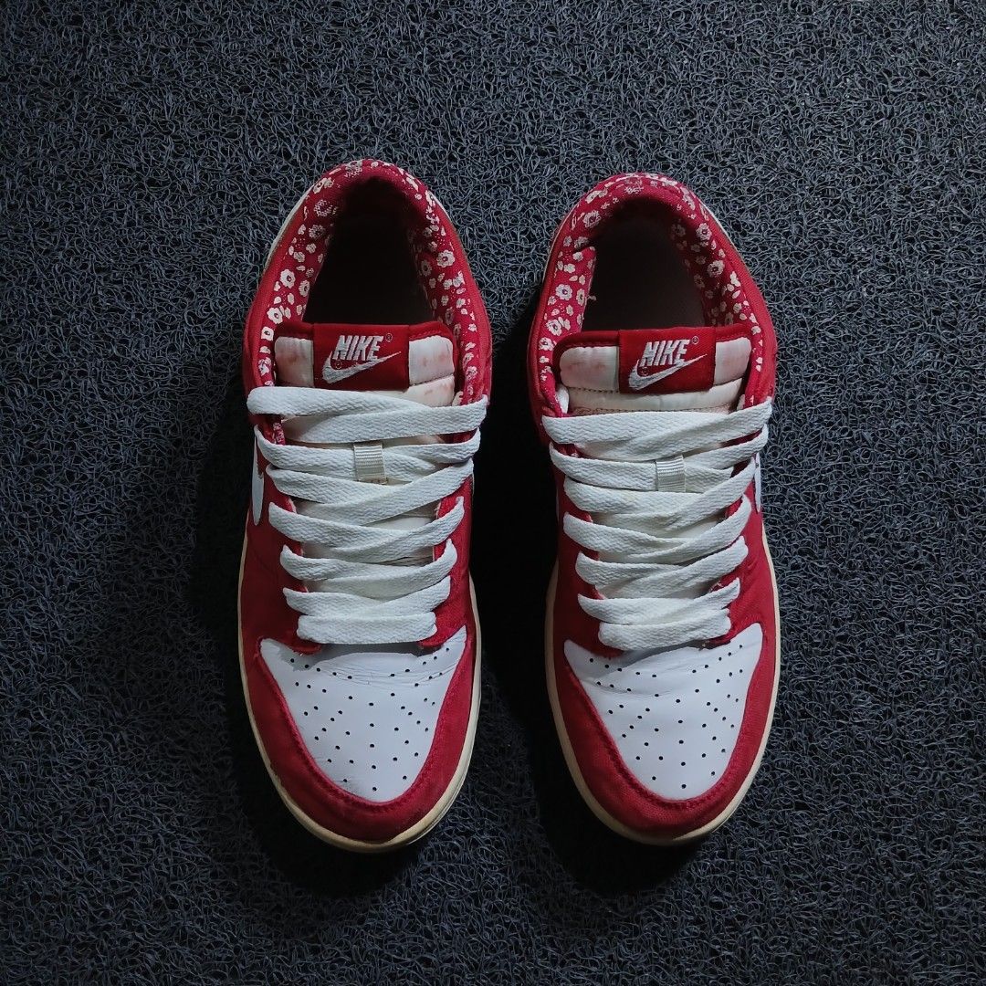 Nike Dunk Low Red Floral Canvas (Category: Sneakers) located in Cagayan de Oro. Submitted by sapatos_series (Listing ID 1469741121, Image 3). Description: NlKĒ DŪNK L0W CL "VĀRSlTY RĒD"🔥 us9 eur42 27cm 1299 +sf .
