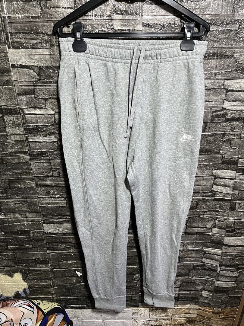 Nike Embroidered Sweat Pants (Category: Joggers) located in Manila. Submitted by flex_curation (Listing ID 1469702987, Image 1). Description: 30-34W 37L IN VERY GOOD CONDITION BACOOR CAVITE LOC.