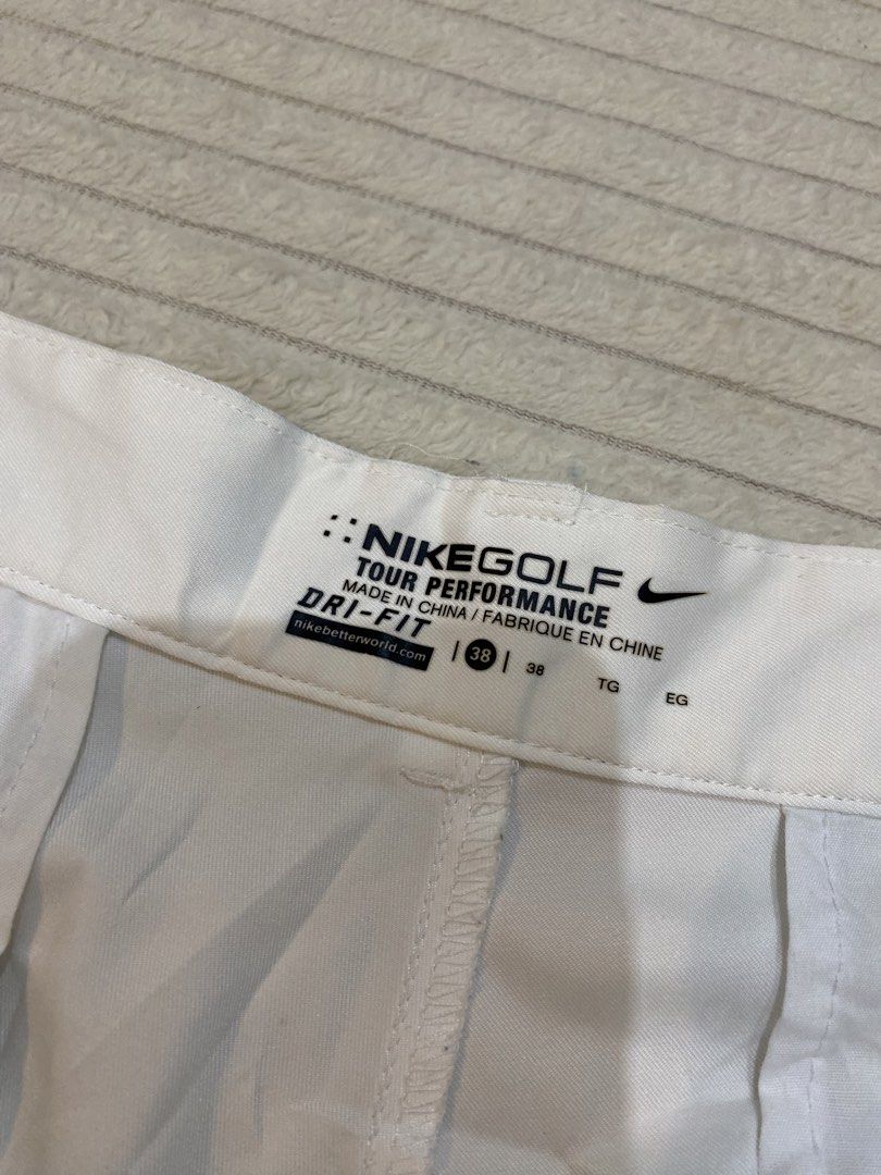 Nike golf short (Category: Shorts) located in Tanza. Submitted by 9th.street.thrift (Listing ID 1469654902, Image 2). Description: Nike golf short Good as new No issue Authetic with qr Size 38 Lenght:21 .
