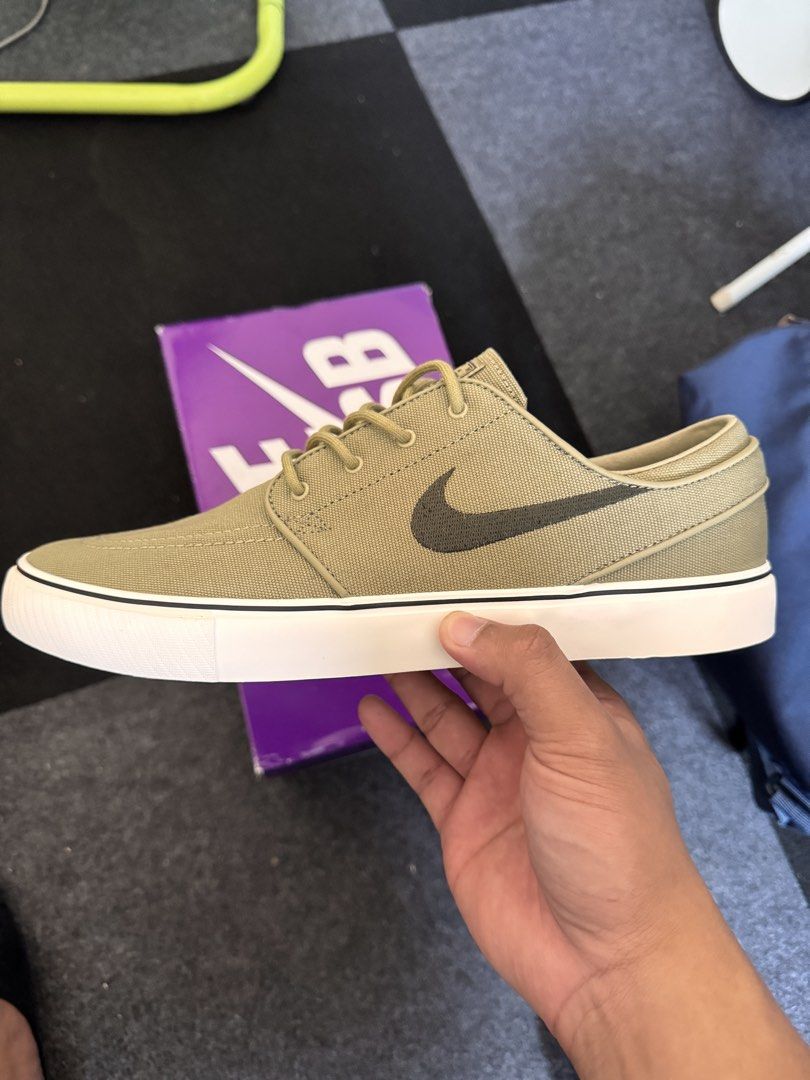 Nike Janoski OG (Category: Sneakers) located in Caloocan City. Submitted by laughlin3455 (Listing ID 1469739713, Image 2). Description: Brand NEW Size 10 US mens Shipping or meetup cebu area.