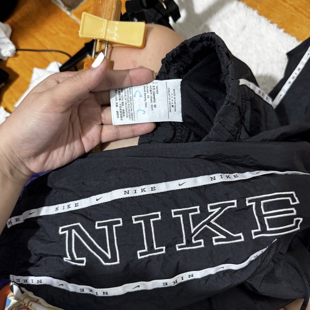 NIKE kids joggers (Category: Babies & Kids Fashion) located in Valenzuela. Submitted by thriftynanay88 (Listing ID 1469679198, Image 2). Description: Size 150 on tag 10Y.