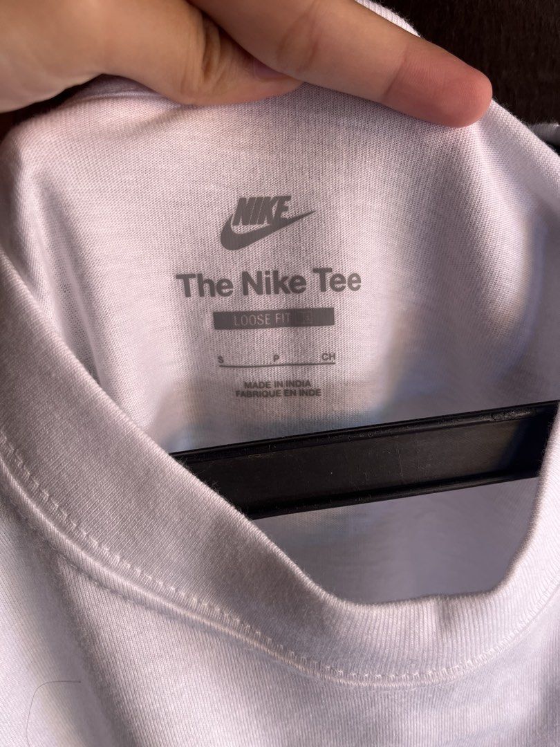 Nike Pixel Graphic Loose Fit White Tee (Category: Tshirts & Polo Shirts ) located in Cagayan de Oro. Submitted by yapchicsie (Listing ID 1469636796, Image 2). Description: Nike Graphic T-Shirt 🤍🖤 ✨ Brand new with tag | Gikan abroad 📏 Size S 💰 ₱1,500 (slightly negotiable) 📍 Cagayan de Oro 🤝 Meetup available 🛵 Delivery via Maxim 📦 Nationwide shipping via J&T (SF c/o buyer) 📩 DM if interested!.
