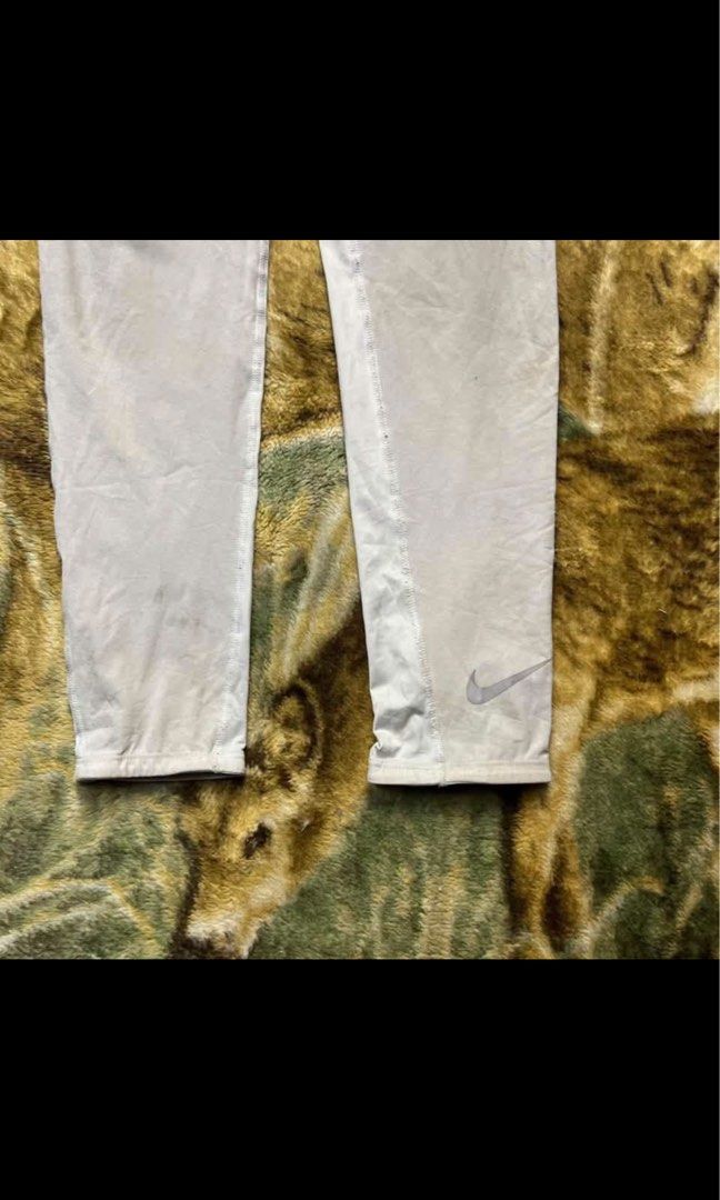 Nike pro thights fit medium to large 28x35.5 (Category: Activewear) located in Manila. Submitted by marisianshop (Listing ID 1469688377, Image 3). Description: Nike Pro Men’s Dri-FIT Fitness Tights Good Condition Fit medium to large Width: 28 stretchable Length: 35.5 .