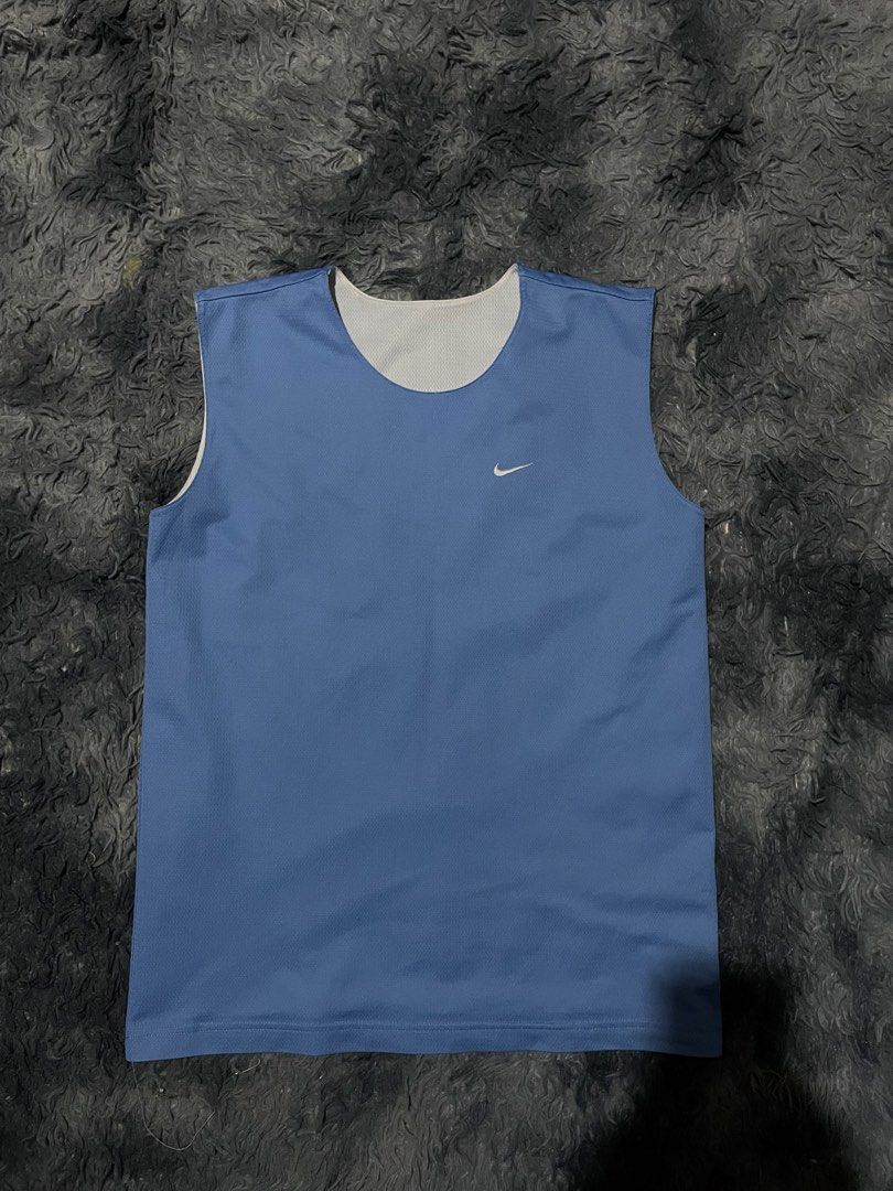 Nike Reversible jersey (Category: Activewear) located in Mandaluyong City. Submitted by _yuujjj (Listing ID 1469690614, Image 2). Description: NIKE JERSEY REVERSIBLE SIZE – S WIDTH – 20 LENGTH – 27 PRICE: 500.