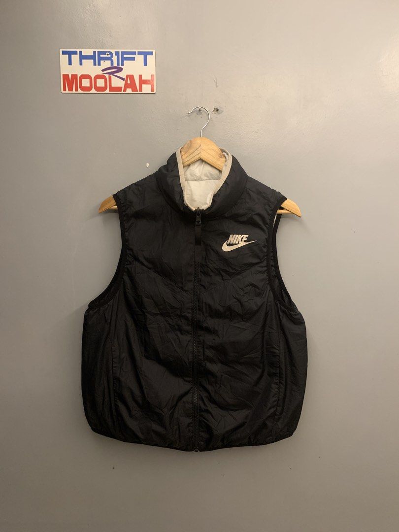 NIKE REVERSIBLE PUPPER VEST (Category: Vests) located in Cavite. Submitted by thrift2moolah (Listing ID 1469716388, Image 2). Description: NIKE REVERSIBLE PUPPER VEST Size M 20/23 Excellent condition minimal scratch only 850 plus sf.