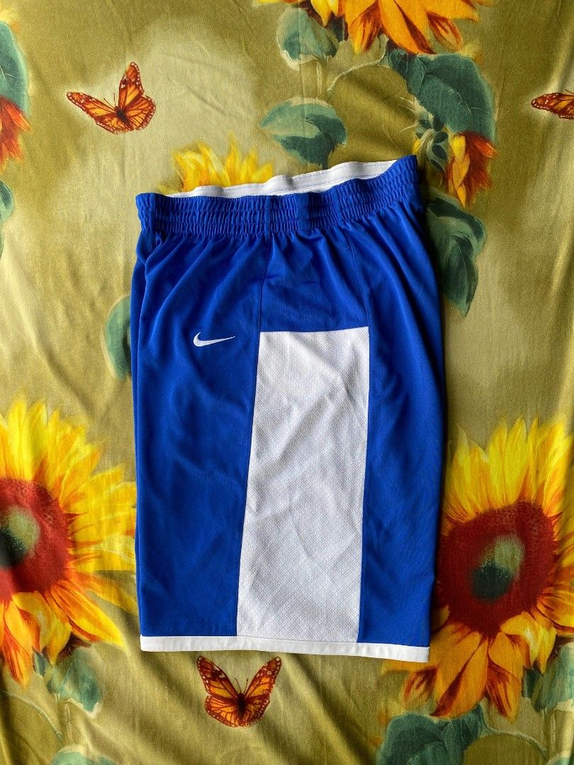 Nike royal blue shorts (Category: Shorts) located in Manila. Submitted by raymondrob54698 (Listing ID 1469609265, Image 1). Description: Size 30-34 waist 23 length.