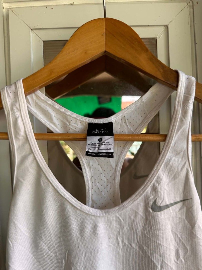 Nike running Drifit singlet (Category: Activewear) located in Tayug. Submitted by pabilidamitngpatay (Listing ID 1469675825, Image 2). Description: small stretchable no flaws as new condition .