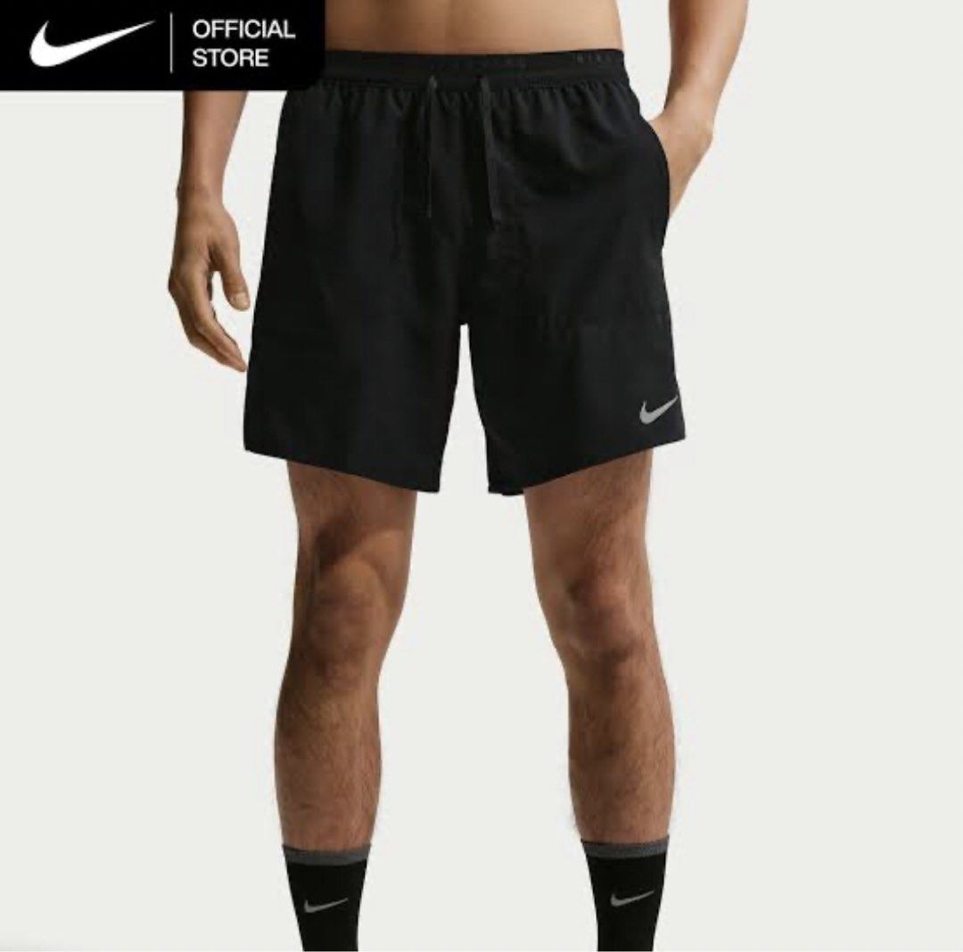 Nike Running Short (Category: Shorts) located in Manila. Submitted by raremountain00 (Listing ID 1469751116, Image 2). Description: Authentic Excellent condition Issue check last picture.