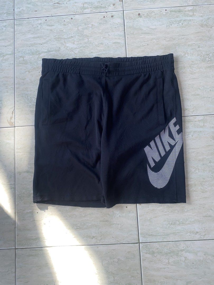 NIKE SB SHORTS (Category: Shorts) located in Dipolog. Submitted by bryant_thrift (Listing ID 1469583784, Image 2). Description: DIMES WAIST:32-38 LENGHT:20 HEM:13 NO ISSUE FLAWLESS ASNEW CONDITION COMPLETE TAGS AUTHENTIC.