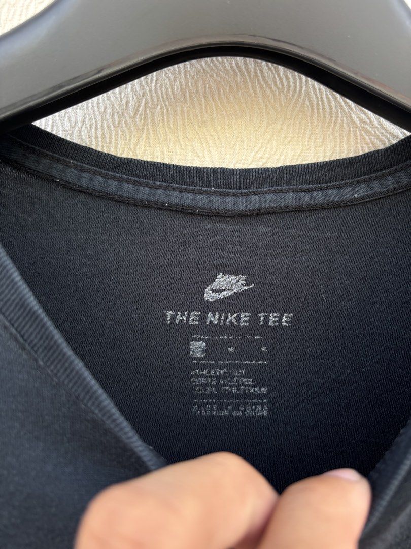 Nike Shirt (Category: Tshirts & Polo Shirts ) located in Baybay. Submitted by thrift.ed2023 (Listing ID 1469621891, Image 3). Description: Nike Shirt Small to Medium 18x28 No Issue Need Wash Good as New .