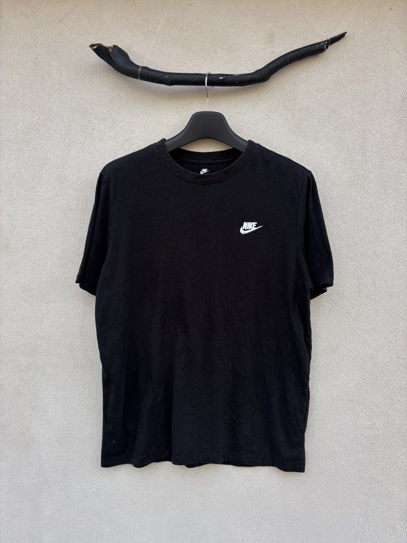 Nike Shirt (Category: Tshirts & Polo Shirts ) located in Baybay. Submitted by thrift.ed2023 (Listing ID 1469622269, Image 1). Description: Nike Shirt Large 21x28 No Issue Need Wash Good as New .