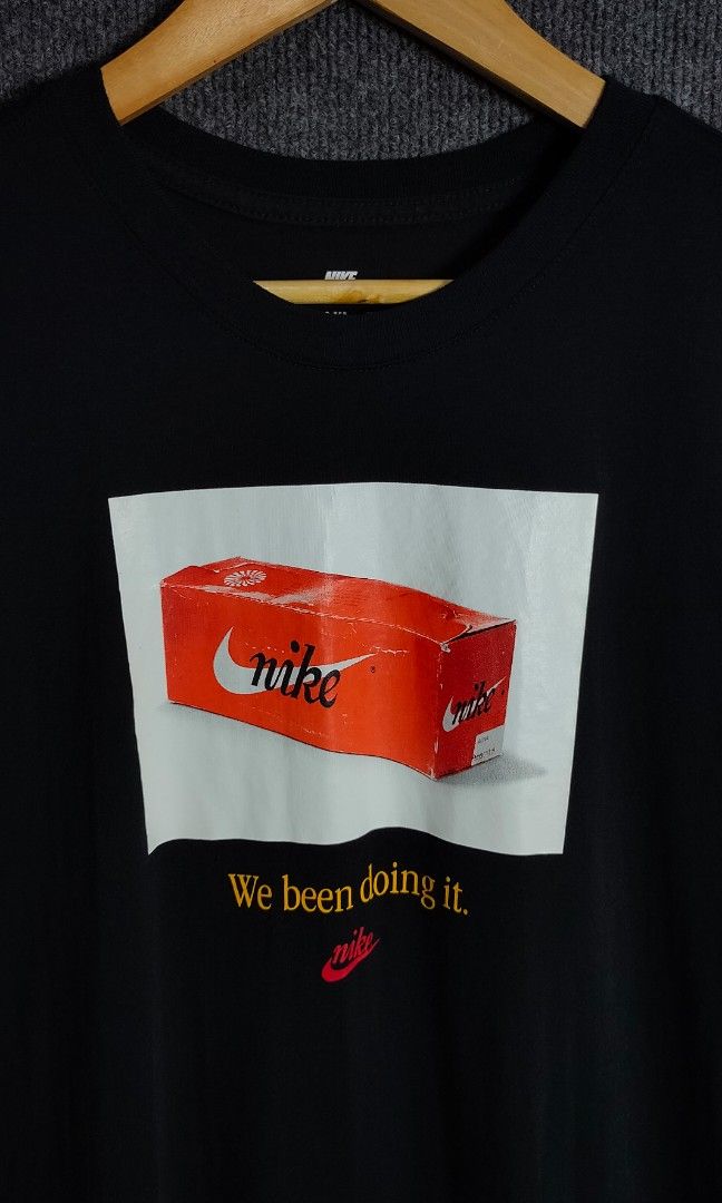 Nike Shoe Box Logo (Category: Tshirts & Polo Shirts ) located in Bolinao. Submitted by tokiya. (Listing ID 1469579301, Image 2). Description: Nike Size Large 22x30 Black na black pa color.