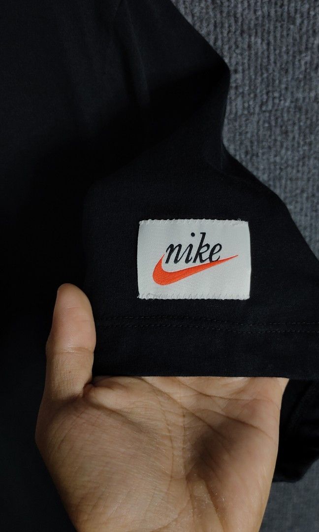 Nike Shoe Box Logo (Category: Tshirts & Polo Shirts ) located in Bolinao. Submitted by tokiya. (Listing ID 1469579301, Image 3). Description: Nike Size Large 22x30 Black na black pa color.