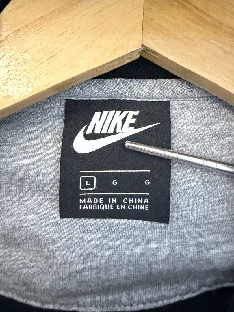 Nike Side Swoosh Zip Up (Category: Hoodies) located in Calauan. Submitted by qual1thrifty.stuff (Listing ID 1469686785, Image 3). Description: Nike Side Swoosh Zip Up Medium Excellent Flawless.