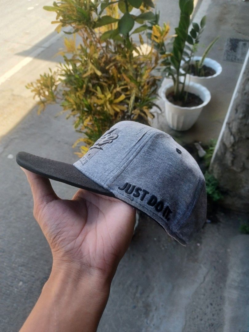 Nike snapback (Category: Caps & Hats) located in Cauayan City . Submitted by cuzthriftshop (Listing ID 1469644964, Image 2). Description: .