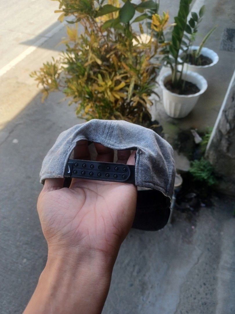 Nike snapback (Category: Caps & Hats) located in Cauayan City . Submitted by cuzthriftshop (Listing ID 1469644964, Image 3). Description: .