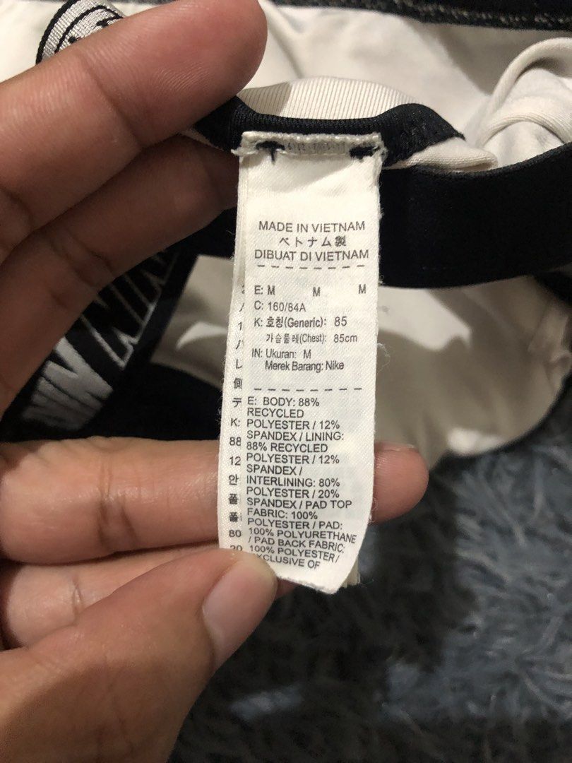 Nike Sports Bra (Category: Activewear) located in Manila. Submitted by raremountain00 (Listing ID 1469751890, Image 3). Description: Authentic Excellent condition No issue.