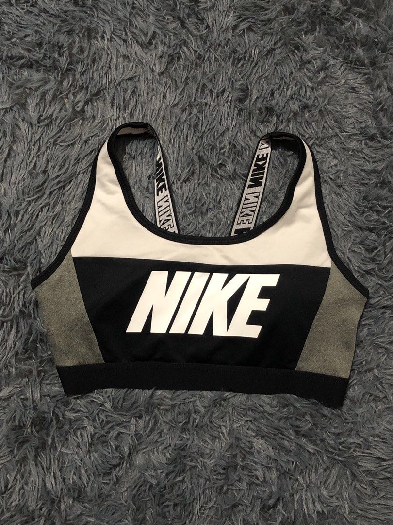 Nike Sports Bra (Category: Activewear) located in Manila. Submitted by raremountain00 (Listing ID 1469751890, Image 1). Description: Authentic Excellent condition No issue.