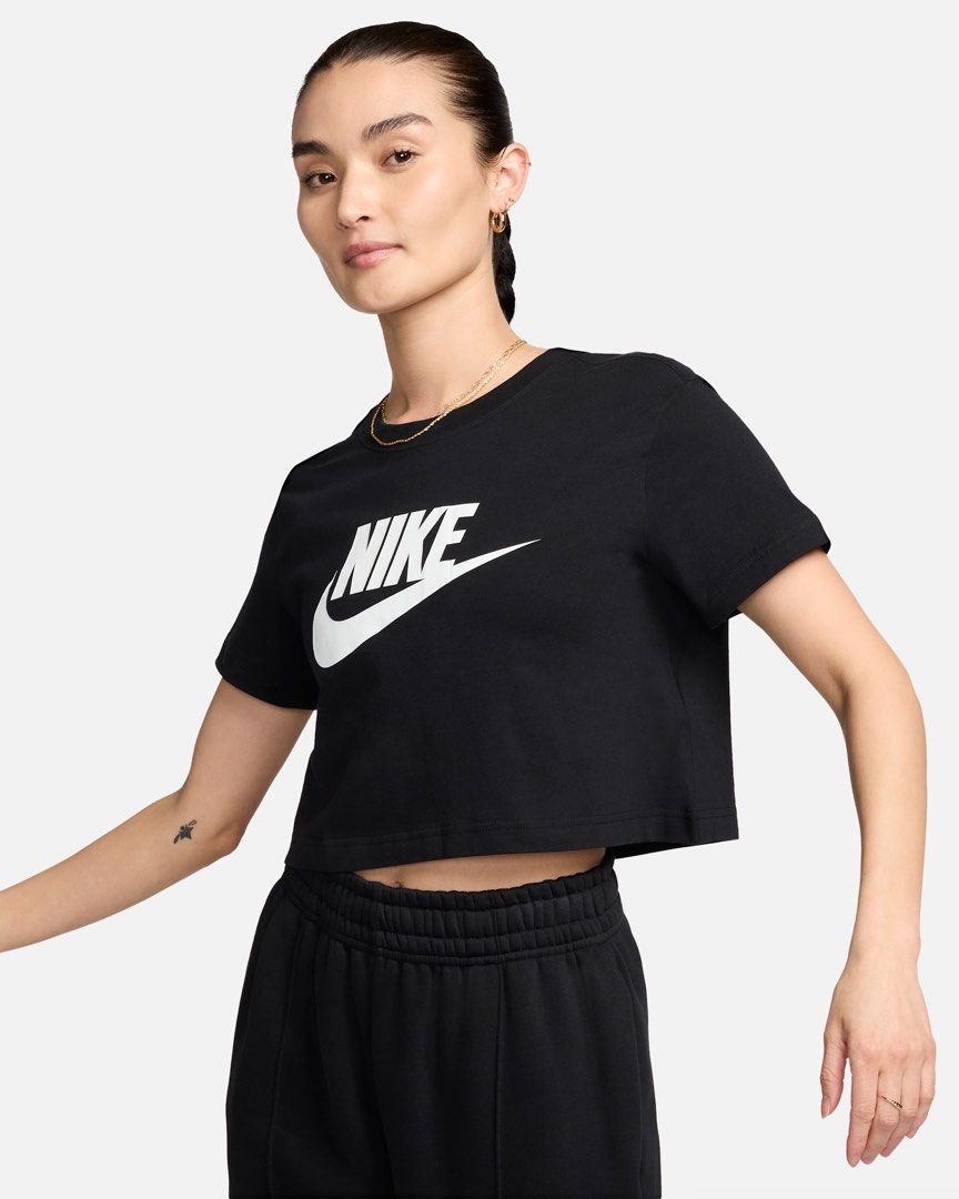 Nike Sportswear Essential Cropped Shirt (Authentic) (Category: Activewear) located in Iligan City. Submitted by wenologgyy (Listing ID 1469748186, Image 1). Description: Nike Sportswear Essential Cropped Shirt (Authentic) •(Very Good Condition) •(Issue: ) • (Size Large on tag) 💰₱ 348.