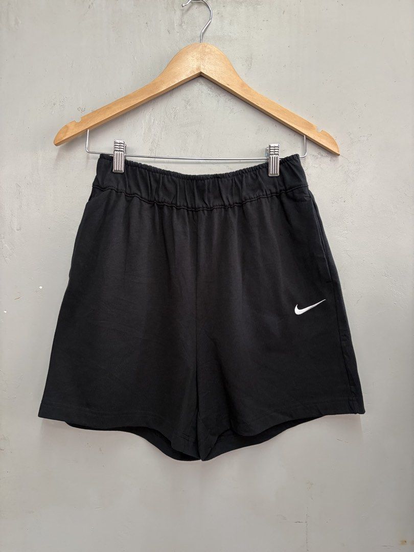 Nike Sportswear Shorts (Category: Shorts) located in Tacurong. Submitted by kmthrift19 (Listing ID 1469691739, Image 1). Description: Waistline: 26.5-33 inches Length: 16.5 inches Leg opening: 25.5 inches.