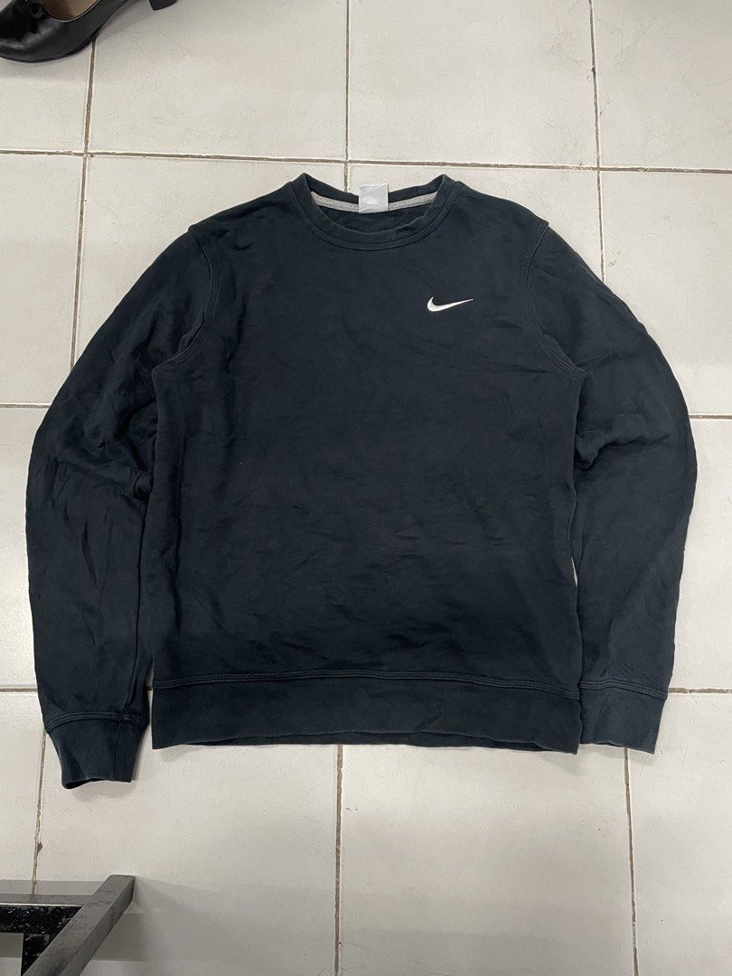 nike sweater (Category: Tshirts & Polo Shirts ) located in Caloocan City. Submitted by ejay_3 (Listing ID 1469676421, Image 1). Description: .
