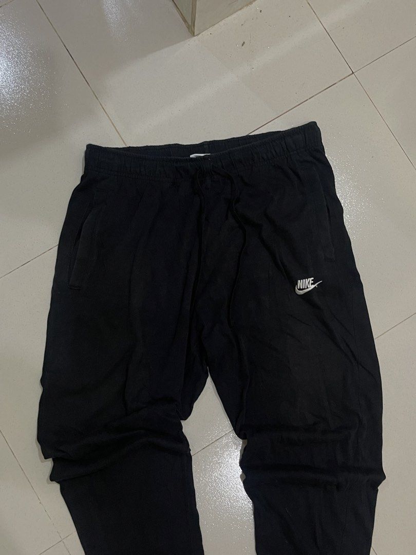 Nike sweatpants (Category: Joggers) located in San Jacinto. Submitted by clothcartelph (Listing ID 1469629727, Image 2). Description: Size: XL Width: 32-38 Length: 39 Leg hole: 6 Issue: ~ Color rate: 8.8/10 .