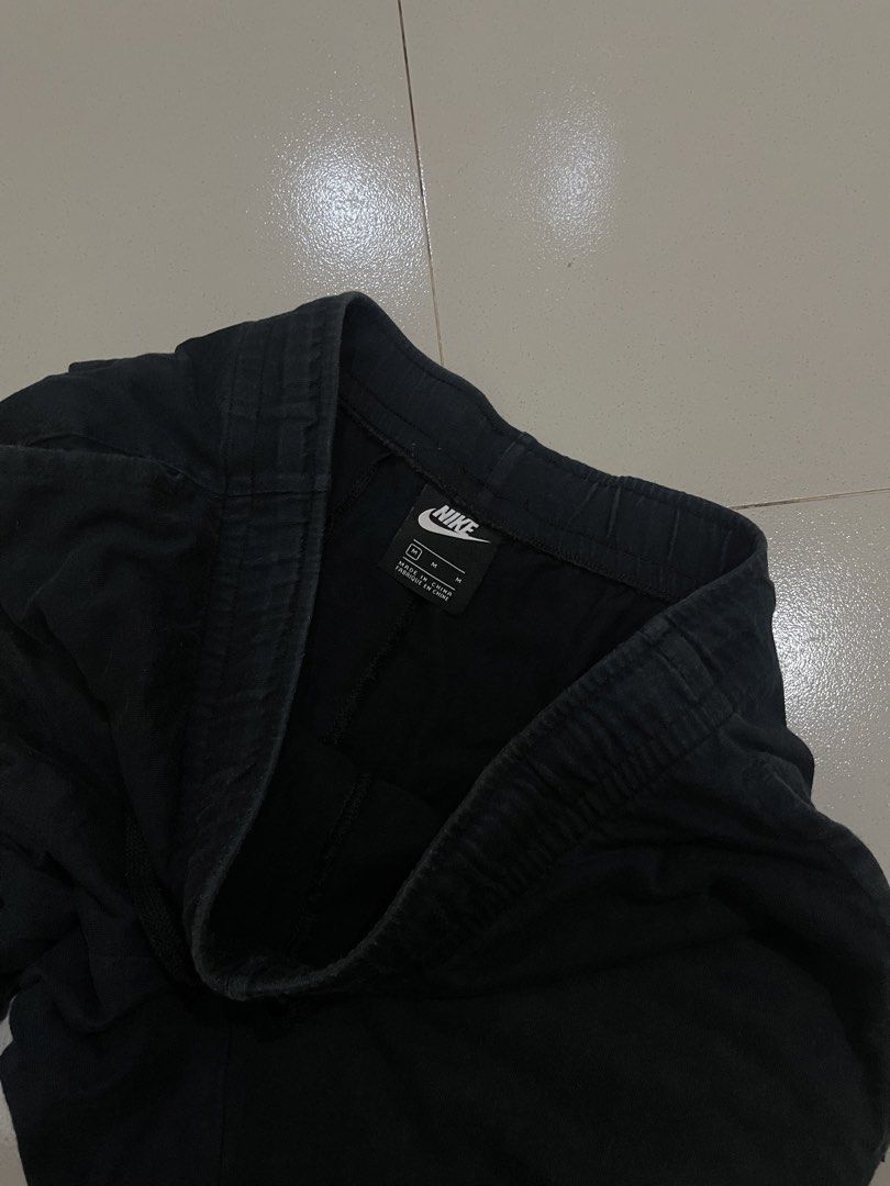 Nike sweatpants (Category: Joggers) located in San Jacinto. Submitted by clothcartelph (Listing ID 1469647294, Image 3). Description: Size: med Width: 32-36 Length: 38 Leg hole: 8 Issue: ~ Color rate: 8.7/10 .