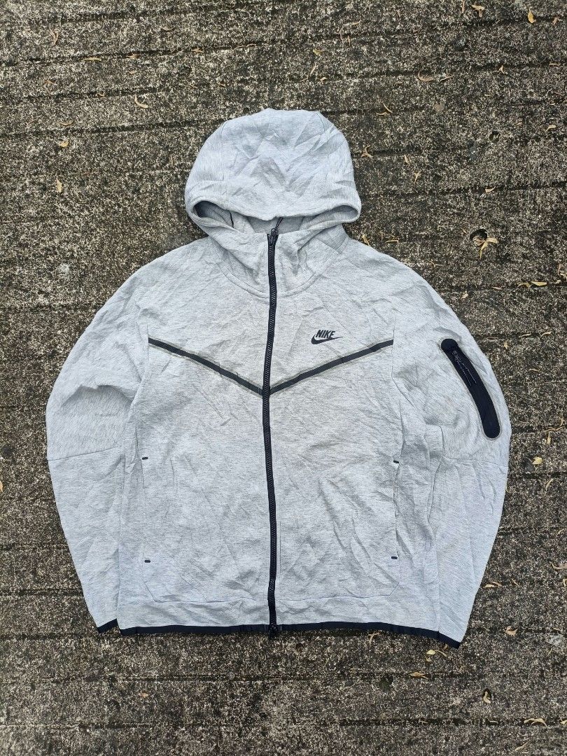 Nike tech fleece (Category: Coats, Jackets and Outerwear) located in Kidapawan. Submitted by alegadofra82754 (Listing ID 1469662145, Image 1). Description: .