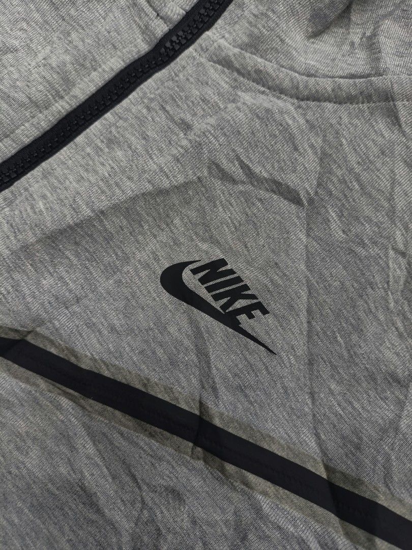 Nike tech fleece (Category: Coats, Jackets and Outerwear) located in Kidapawan. Submitted by alegadofra82754 (Listing ID 1469662145, Image 2). Description: .