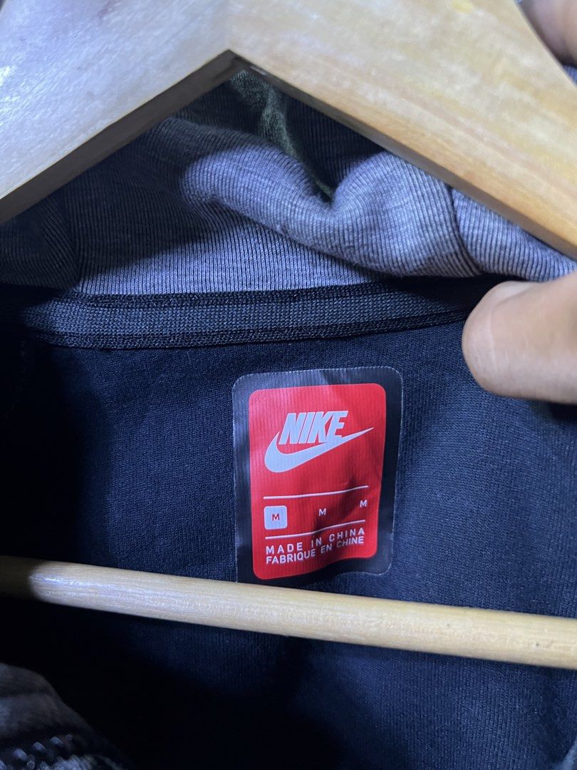 Nike tech fleece (Category: Hoodies) located in Balamban. Submitted by jersey033 (Listing ID 1469699063, Image 3). Description: As new condi No issue .