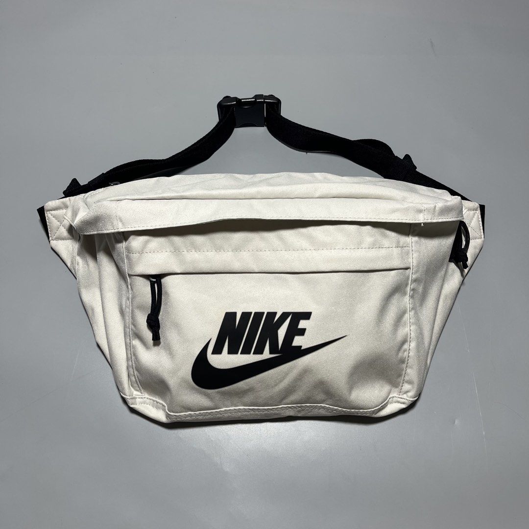Nike Tech Hip Pack (Category: Belt bags, Clutches and Pouches) located in Bacolod City. Submitted by marmanj (Listing ID 1469584664, Image 1). Description: Nike Tech Hip Pack •Original •Good as new •No flaws a 10-liter unisex utility bag featuring a grey and white colorway, durable 100% polyester canvas construction, and multiple zip pockets for storage 🏷️Price: ₱750 📌Location: Bacolod City Negros Occidetal ‼️Disclaimer: We are not affiliated w