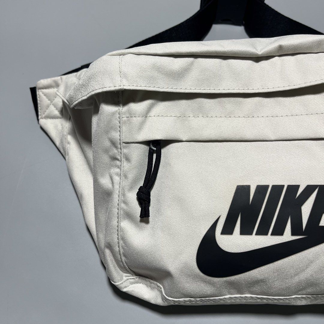 Nike Tech Hip Pack (Category: Belt bags, Clutches and Pouches) located in Bacolod City. Submitted by marmanj (Listing ID 1469584664, Image 3). Description: Nike Tech Hip Pack •Original •Good as new •No flaws a 10-liter unisex utility bag featuring a grey and white colorway, durable 100% polyester canvas construction, and multiple zip pockets for storage 🏷️Price: ₱750 📌Location: Bacolod City Negros Occidetal ‼️Disclaimer: We are not affiliated w