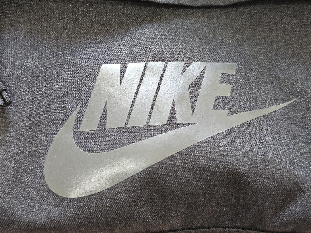 Nike Tech Hip Pack Black (10L) Original (Category: Sling Bags) located in Las Pinas. Submitted by 3xplor3r (Listing ID 1469594907, Image 3). Description: Nike Tech Hip Pack Black (10L) Original Selling price: P650 (Original price: P1,895) Dimensions: 53cm L x 13cm W x 20cm H Mlaterials: 100% polvester Style: BA5751-010 Location: Las Piñas, Parañaque or Pasay.