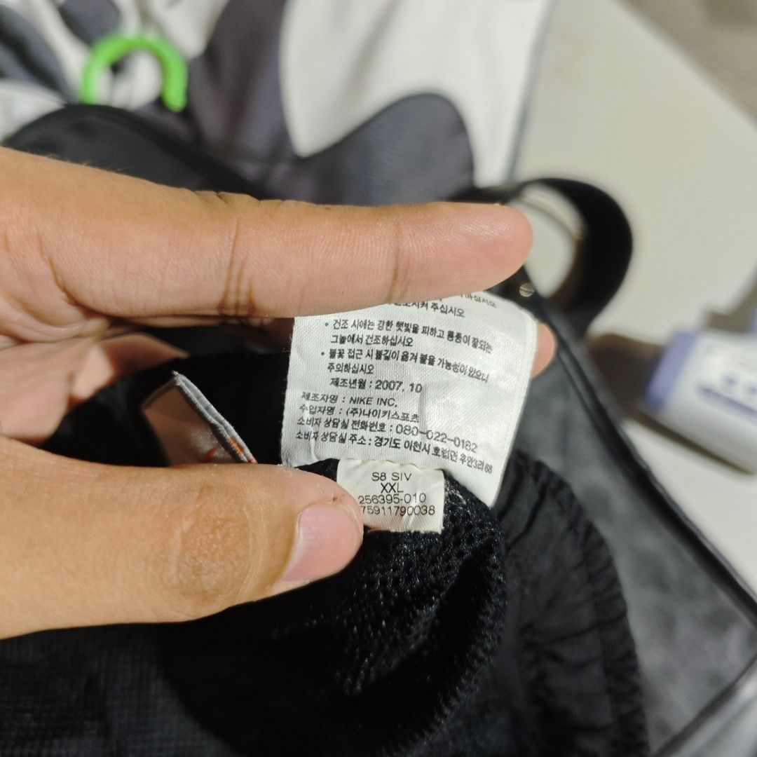Nike Trackpants (Category: Joggers) located in Dagupan City. Submitted by johnny.flips (Listing ID 1469708904, Image 3). Description: 34-40W 42.5L issue check pictures.
