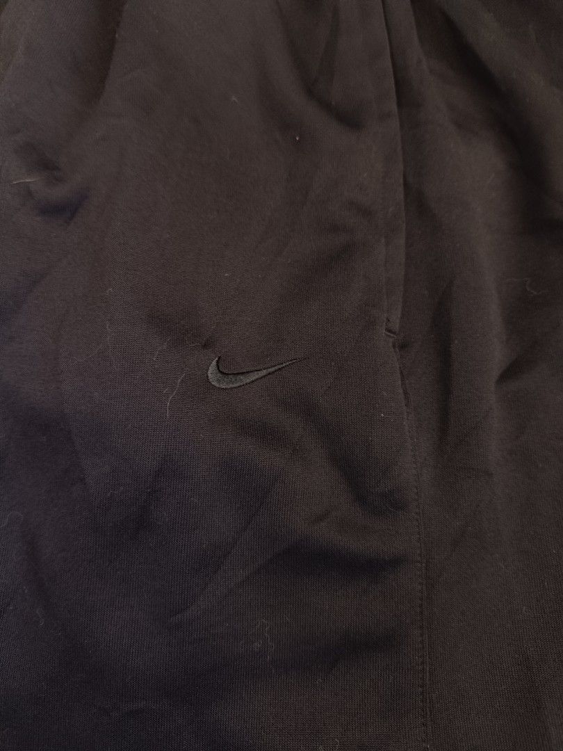 NIKE TRIPLE BLACK SHORT (Category: Shorts) located in Bulacan. Submitted by moybilog (Listing ID 1469659386, Image 2). Description: .