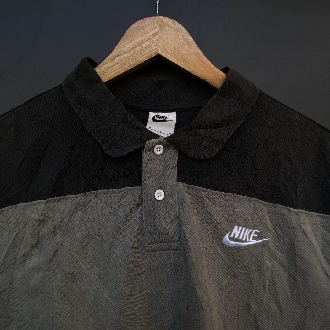 Nike Two tone Polo Shirt (Category: Tshirts & Polo Shirts ) located in Manila. Submitted by thrift2rich (Listing ID 1469697405, Image 2). Description: .