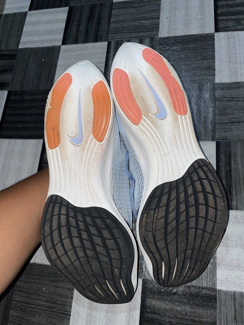 NIKE VAPORFLY (Category: Sneakers) located in Kalibo. Submitted by kramyar09 (Listing ID 1469752545, Image 3). Description: .