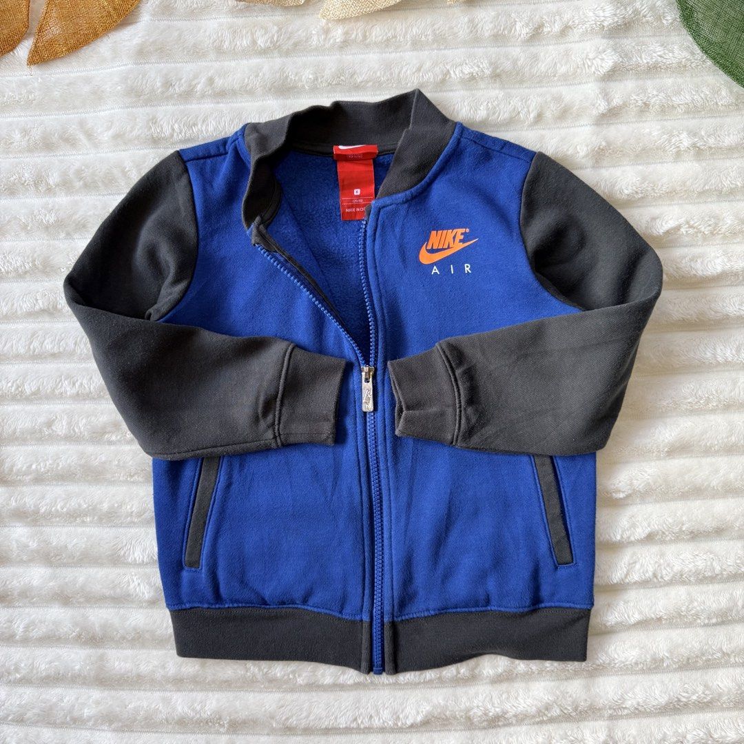 Nike varsity jacket 6 yrs old (Category: Babies & Kids Fashion) located in La Trinidad. Submitted by true_kidsclothing (Listing ID 1469706226, Image 2). Description: .