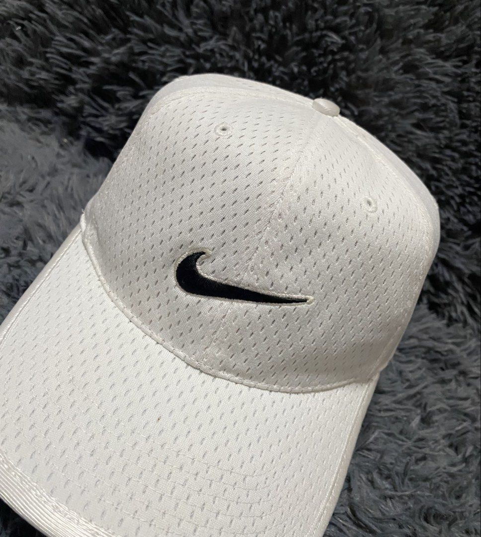 Nike vintage mid swoosh mesh (Category: Announcements) located in Pozorrubio. Submitted by thrifttownph (Listing ID 1469580481, Image 3). Description: Nike vintage mid swoosh Adjustable strap 100% polyester No issues Color rate:10/10 Good condition Price📨📥 Loc:pangasinan.