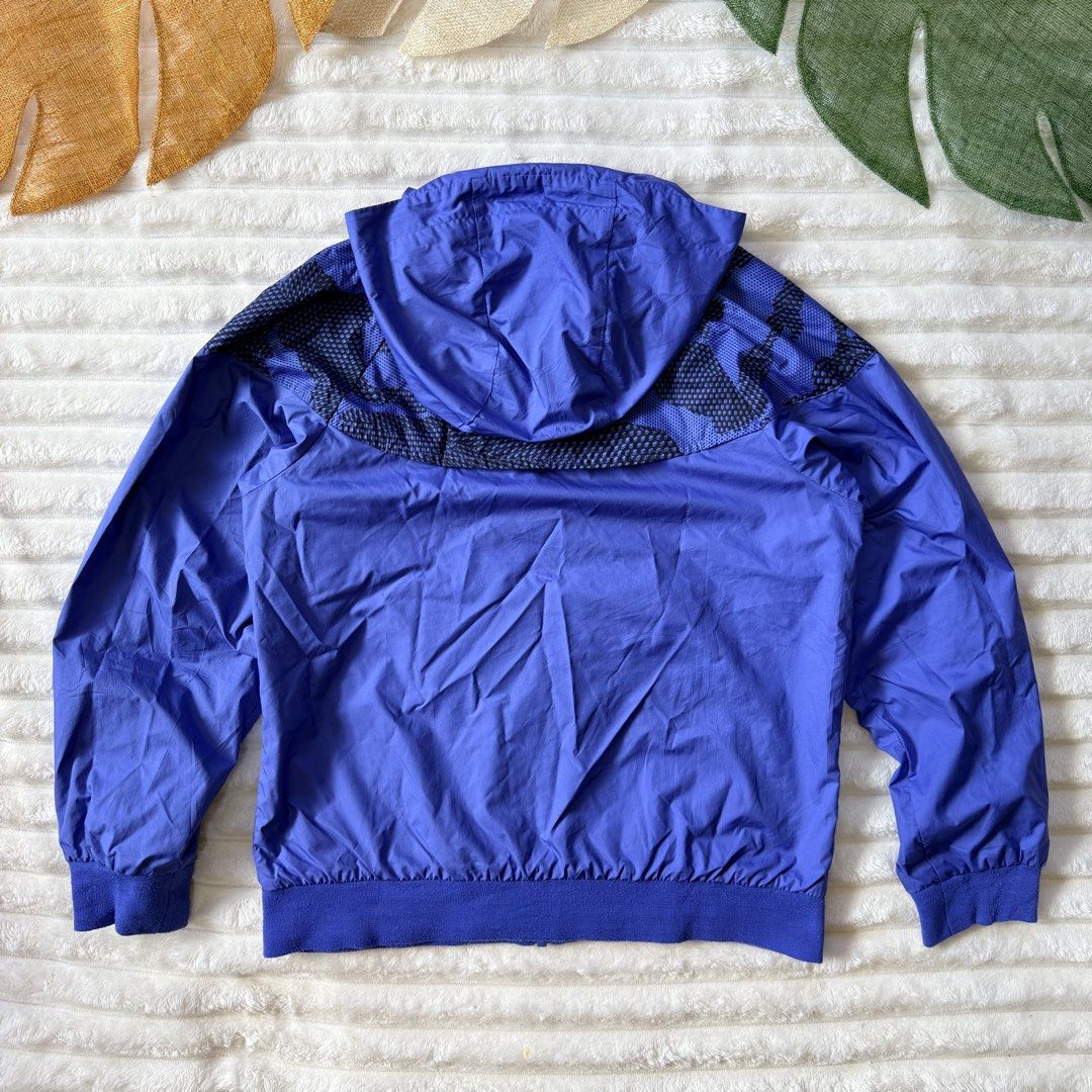 Nike windbreaker 10-12 yrs old (Category: Babies & Kids Fashion) located in La Trinidad. Submitted by true_kidsclothing (Listing ID 1469706651, Image 3). Description: .