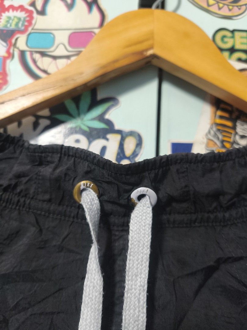 Nike Wooven Nylon Short Black (Category: Shorts) located in Banate. Submitted by StGoodies (Listing ID 1469588674, Image 2). Description: Manage your expectations waistline 32-36 lenght 15 no issue as new plus Shipping Fee .